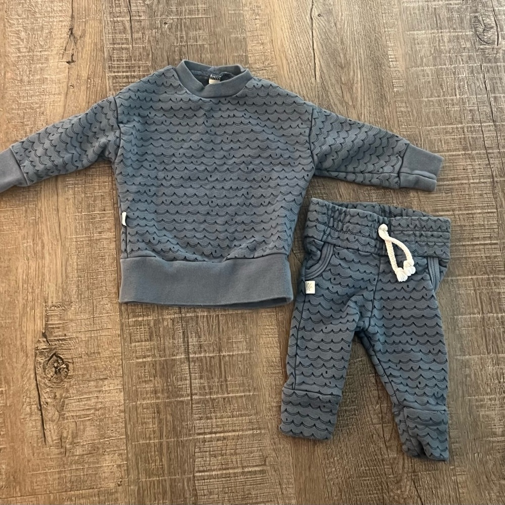 Childhoods baby 0-3 mo Wave-Print Sweatshirt in Slate Blue & joggers outfit boy